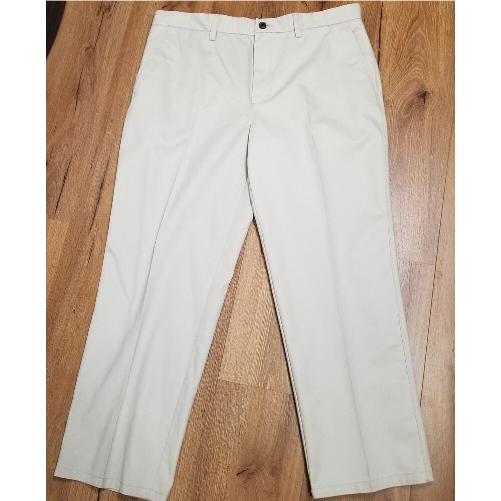 NWT's - St John's Bay Beige Classic Fit Men's Worry Free Chino Size 38 X 30